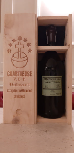Liqueur “V.E.P. Verte” - Chartreuse (1lt - cassetta di legno)